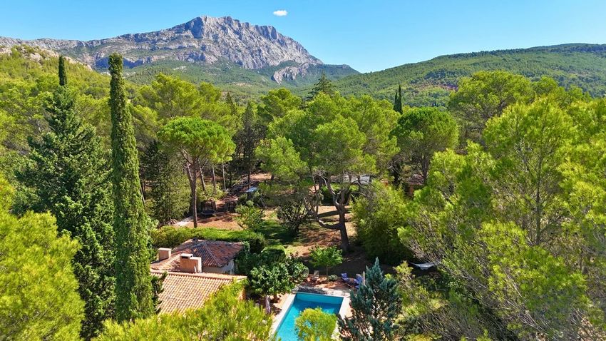 Image Vue à  maison de maître de Beaurecueil