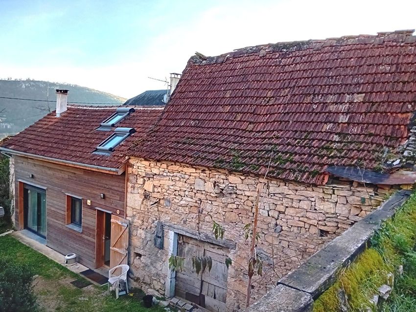 Image Façade à  maison de village de Cadrieu