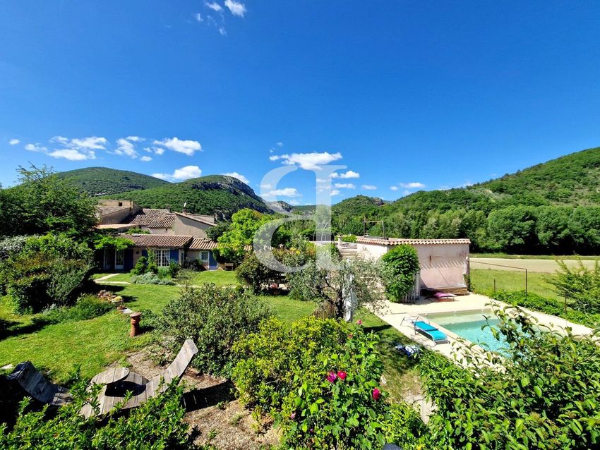 Image Piscine à  maison individuelle de Curnier