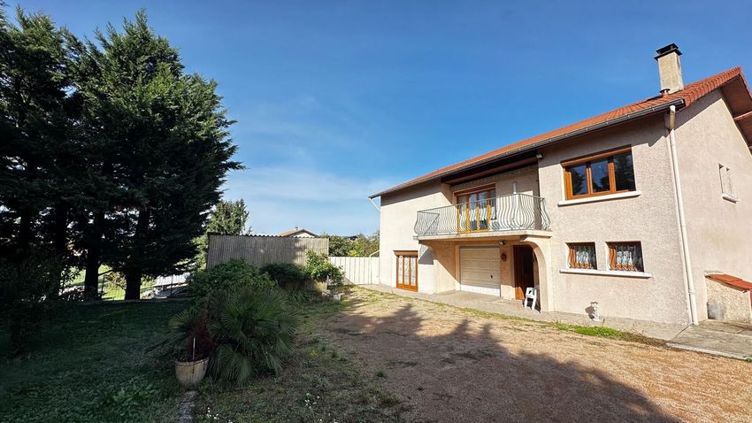 Image Façade à  maison individuelle de Luzinay