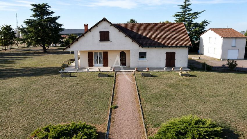 Image Façade à  maison individuelle de Cissé