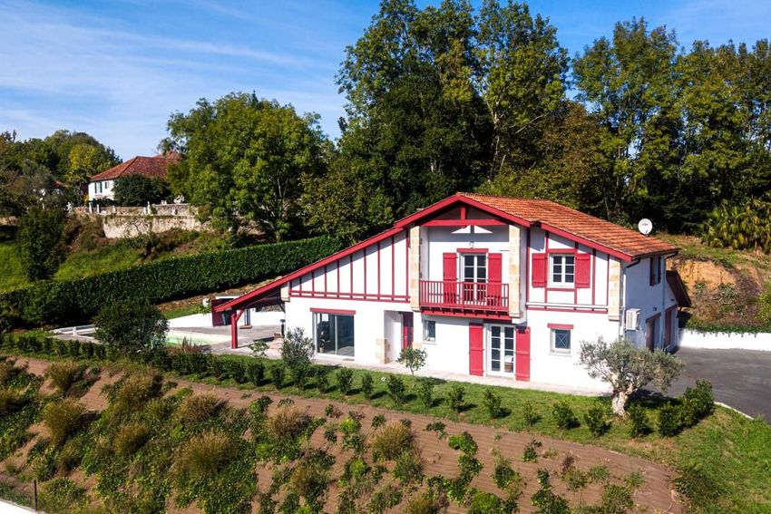 Image Façade à  maison individuelle de Itxassou