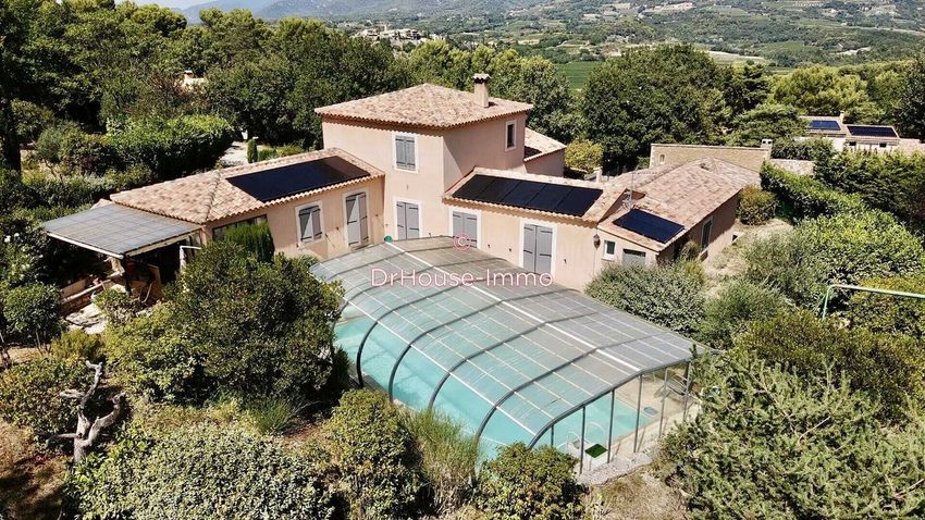 Image Façade à  villa de Faucon