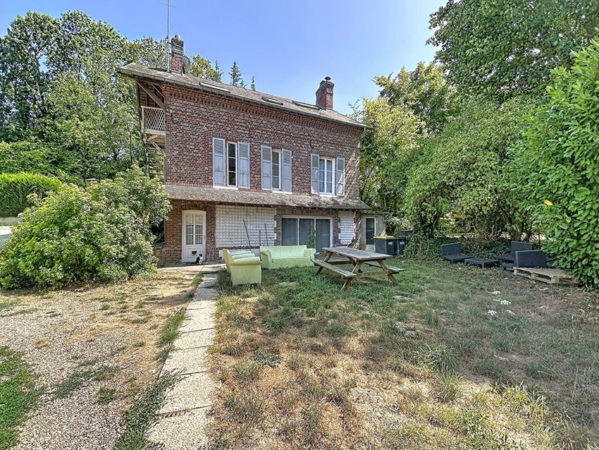 Image Façade à  maison individuelle de Bézu-Saint-Éloi