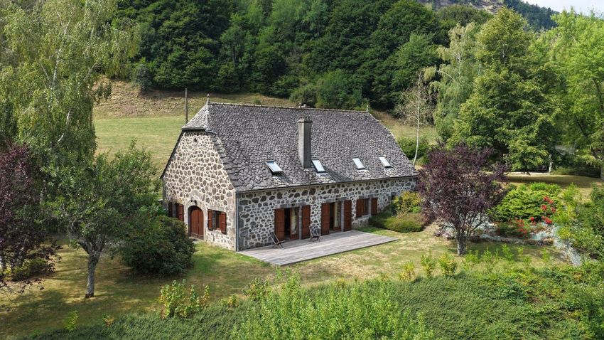 Image Façade à  maison individuelle de Le Falgoux