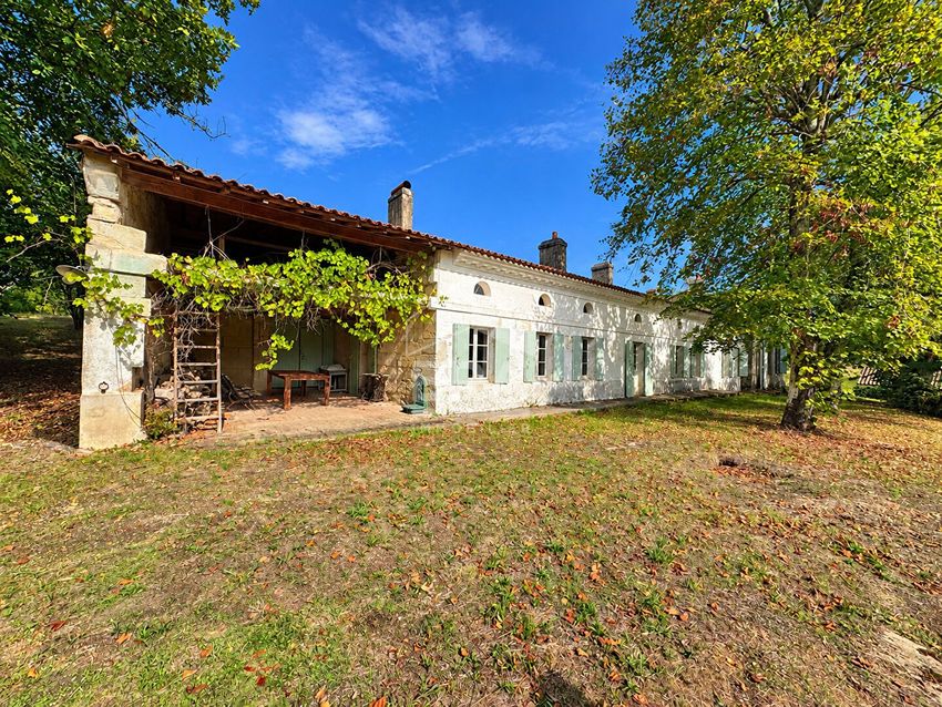 Image Façade à  maison individuelle de Saint-Seurin-de-Bourg