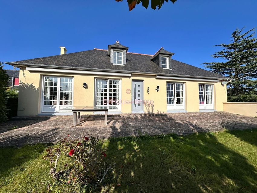 Image Façade à  villa de Cancale