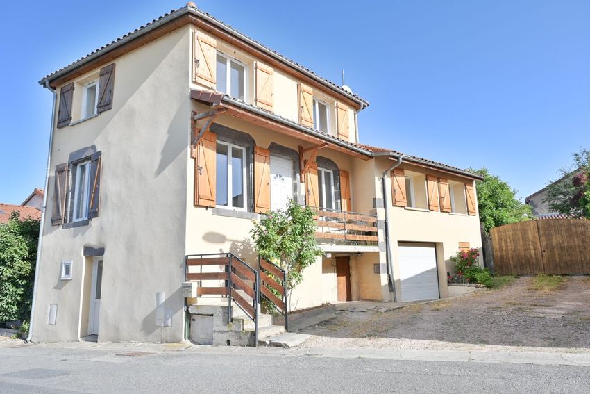 Image Façade à  maison individuelle de Sardon