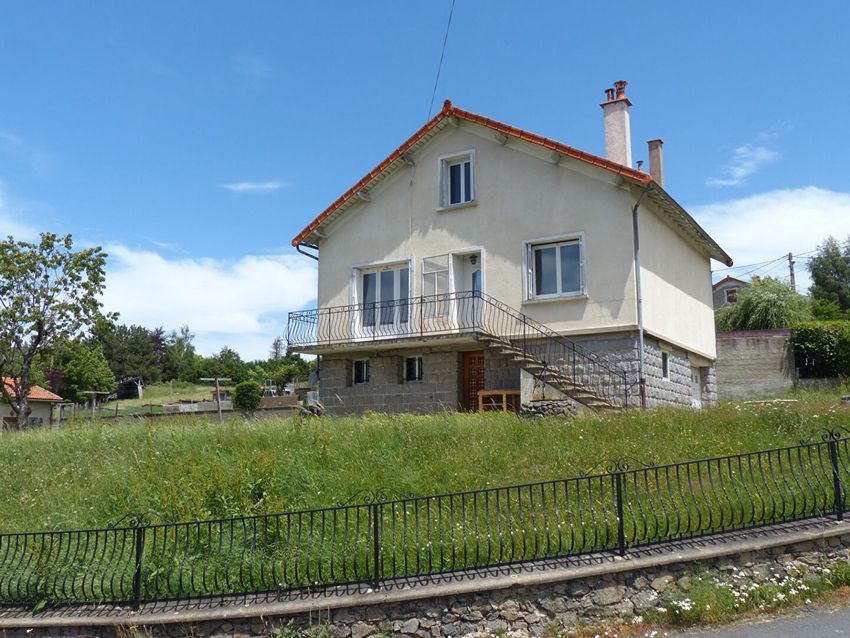 Image Façade à  maison individuelle de Laussonne