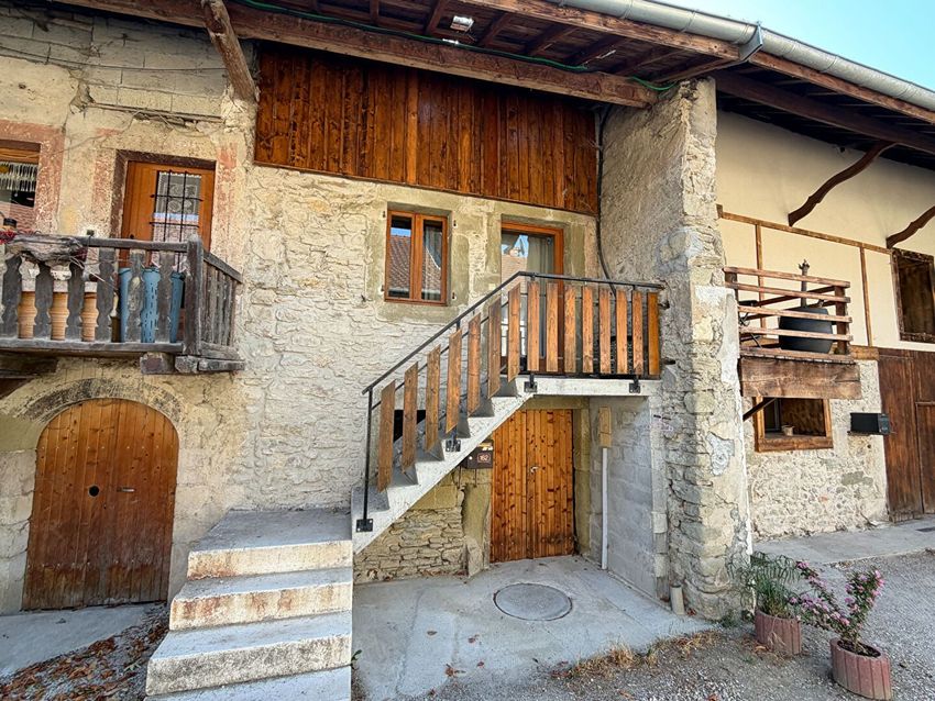 Image Façade à  maison mitoyenne de Bassy