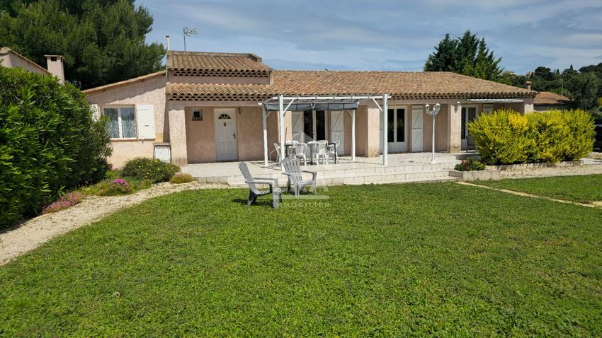 Image Façade à  maison individuelle de Saint-Mitre-les-Remparts