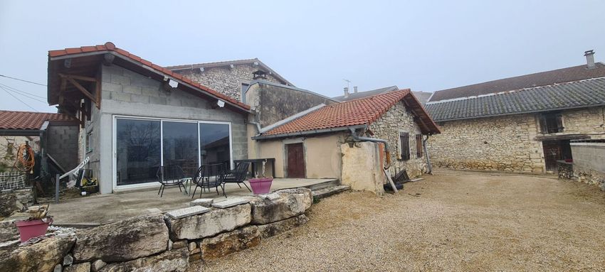 Image Façade à  maison individuelle de Jujurieux