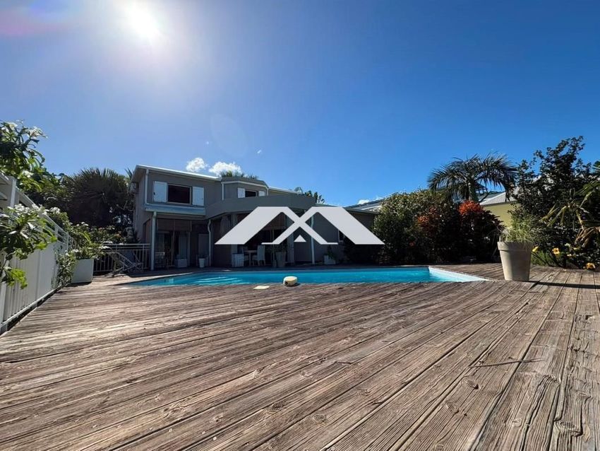 Image Piscine à  maison individuelle de Saint-Pierre