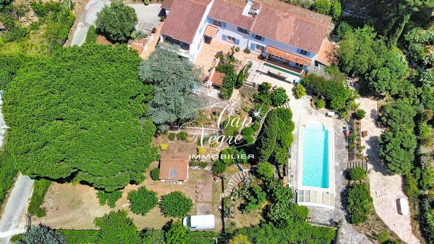 Image Vue à  maison individuelle de Le Lavandou