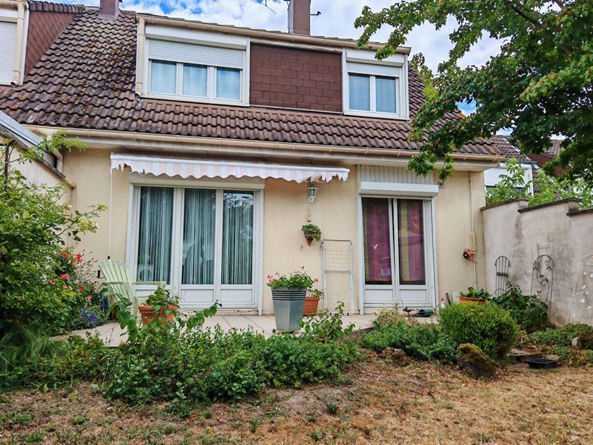 Image Façade à  maison mitoyenne de Gonesse