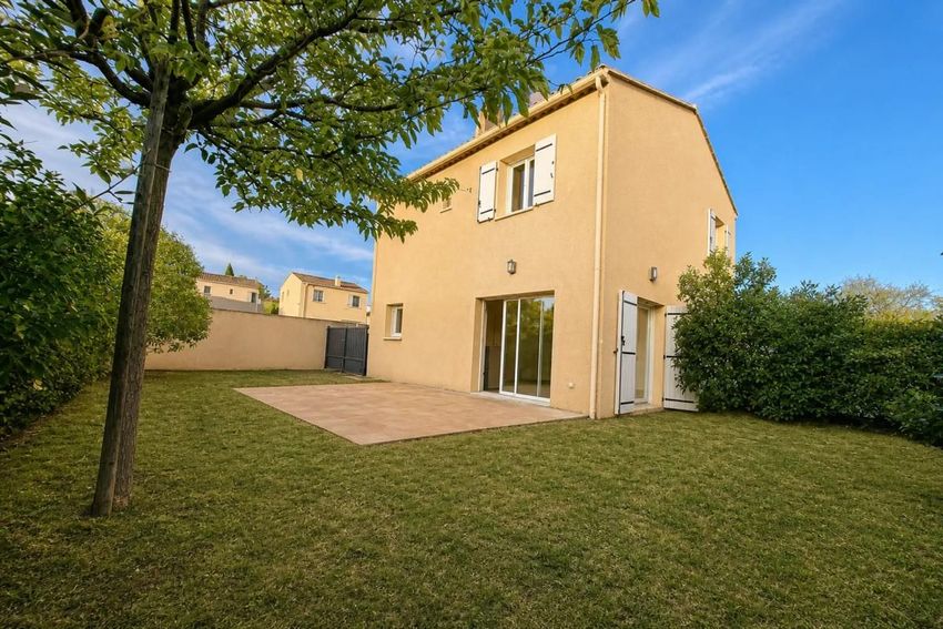 Image Façade à  maison individuelle de Pertuis