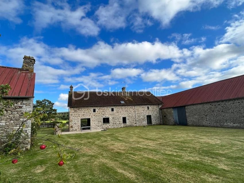Image Façade à  propriété agricole de L'Orée-d'Écouves