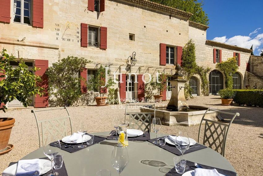 Image de  maison traditionnelle à Beaucaire