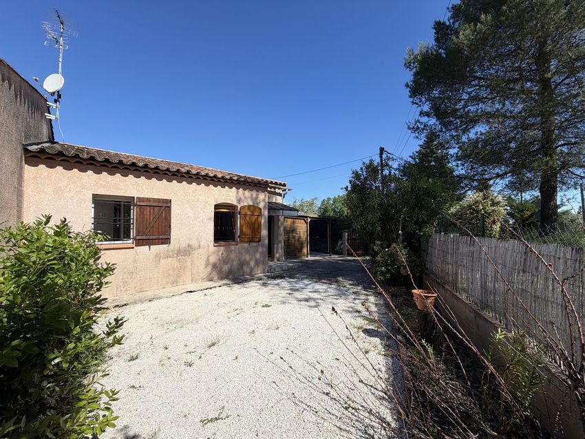 Image Façade à  maison individuelle de Saint-Maximin-la-Sainte-Baume
