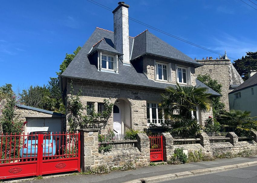 Image Façade à  maison individuelle de Dinan