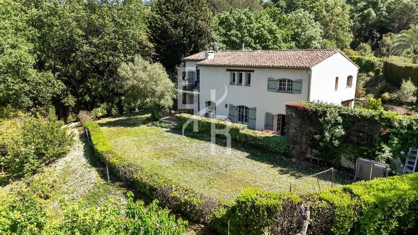 Image Façade à  maison de maître de Mougins