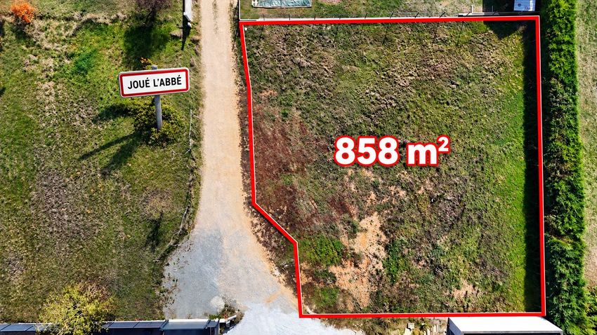 Image de terrain à Joué-l'Abbé