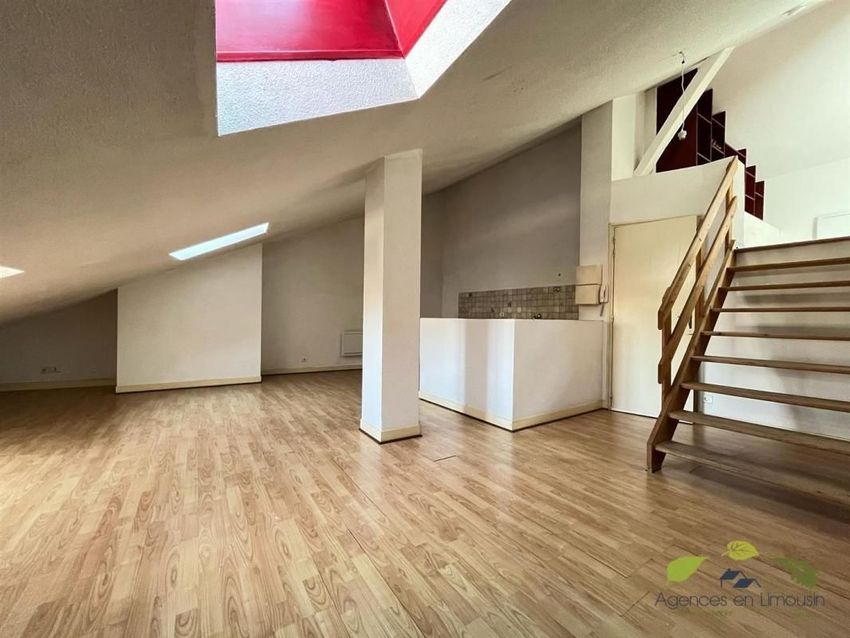 Image de  maison individuelle à Saint-Léonard-de-Noblat