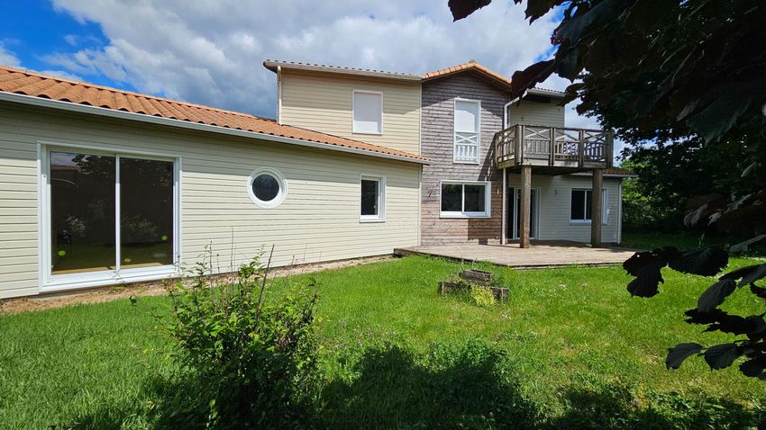 Image Façade à  maison individuelle de Saint-Philbert-de-Grand-Lieu