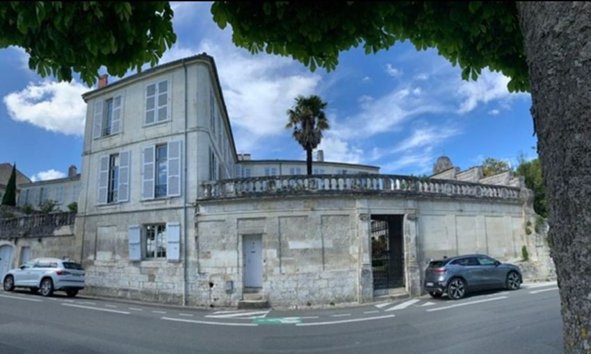 Image Façade à appartement de Saintes