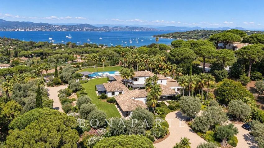 Image Vue à  villa de Saint-Tropez