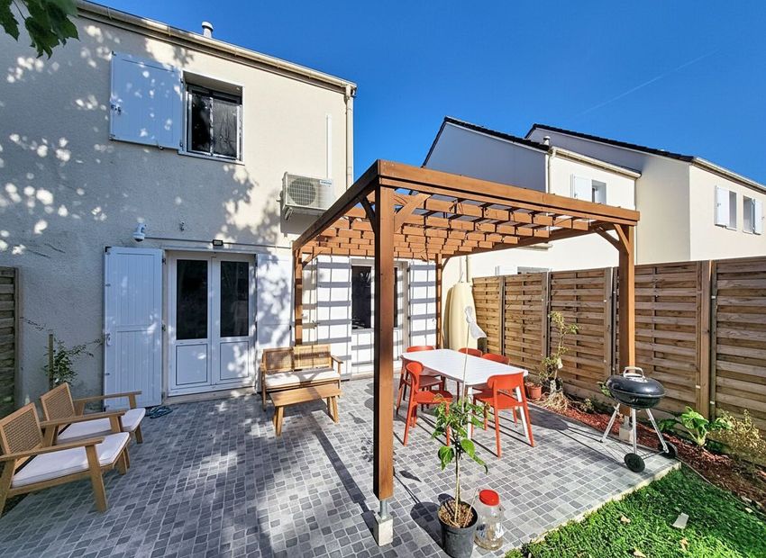 Image Façade à  maison mitoyenne de Mormant