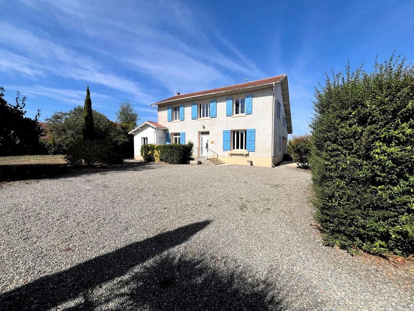 Image Façade à  maison individuelle de Larreule