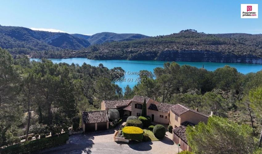 Image Vue à  maison mitoyenne de Esparron-de-Verdon
