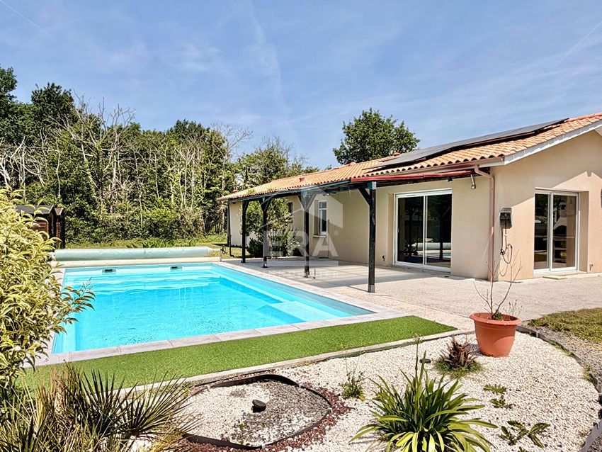 Image Piscine à  maison individuelle de Salles