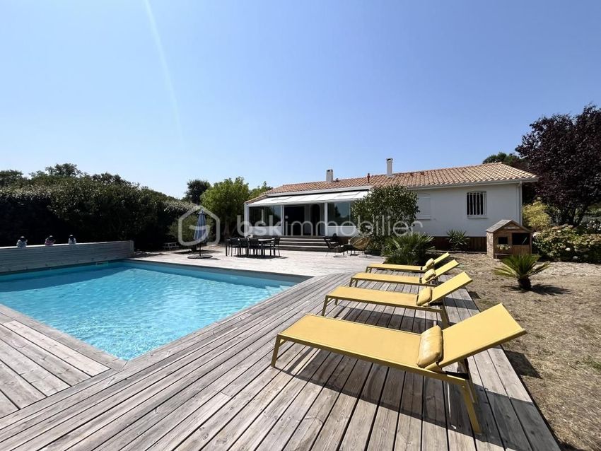 Image Piscine à  maison individuelle de Soulac-sur-Mer