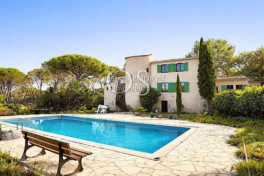 Image Piscine à  maison de maître de Roquebrune-sur-Argens