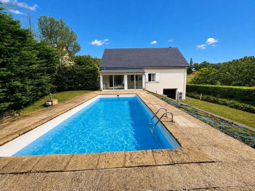 Image Piscine à  maison individuelle de Le Lardin-Saint-Lazare