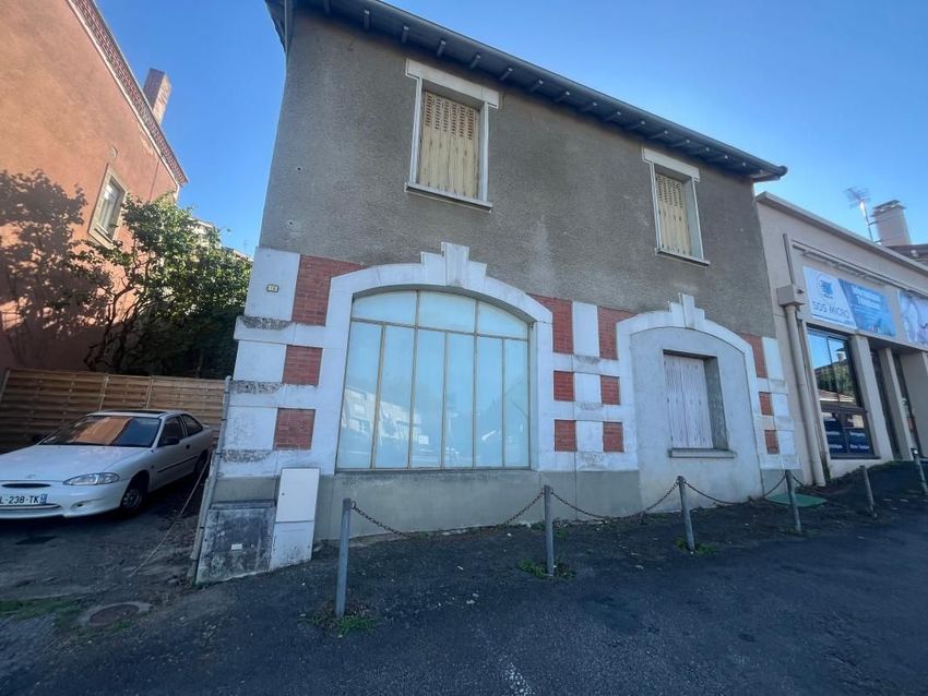 Image Façade à  maison individuelle de Rochechouart