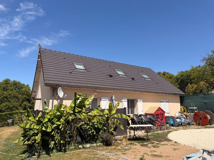 Image Façade à  maison mitoyenne de Annoix