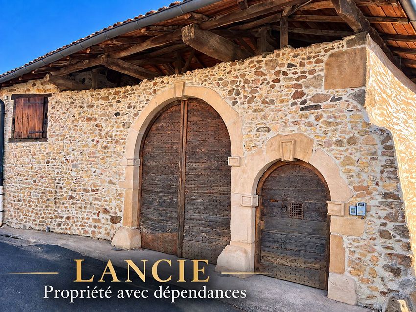 Image Façade à  maison mitoyenne de Lancié