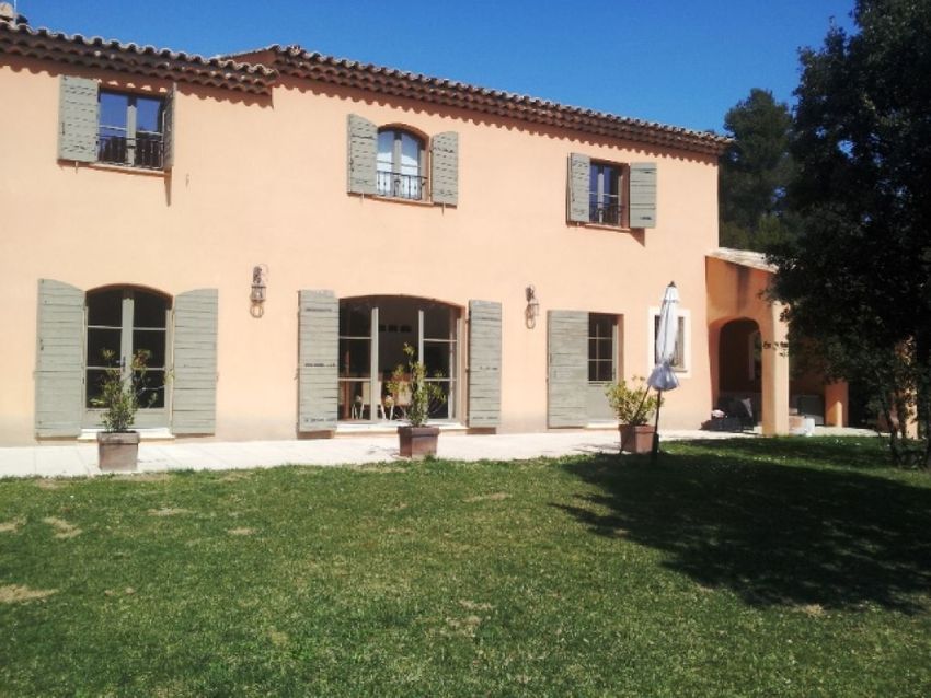 Image Façade à  maison individuelle de Saint-Marc-Jaumegarde