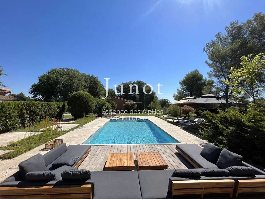 Image Piscine à  maison traditionnelle de Saint-Rémy-de-Provence