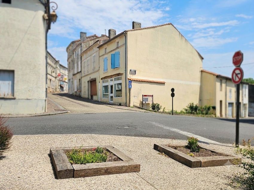 Image Vue à immeuble de Coteaux-du-Blanzacais