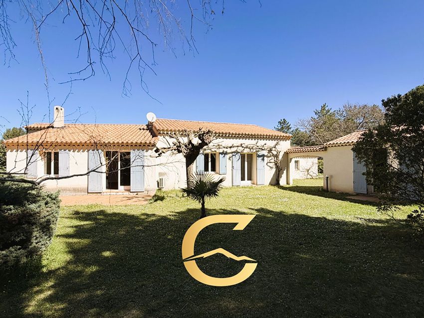 Image Façade à  villa de Jouques