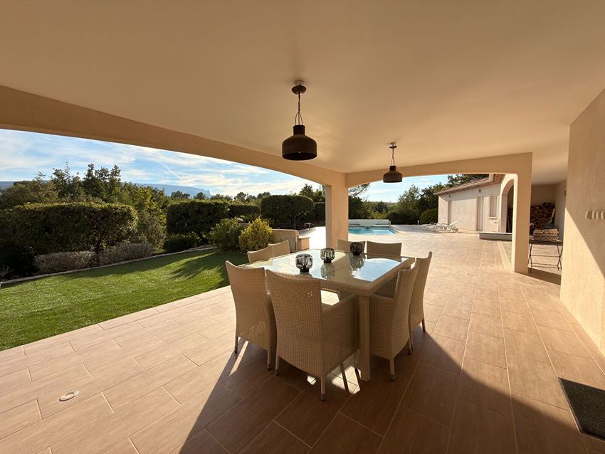 Image Terrasse à  villa de Ollières