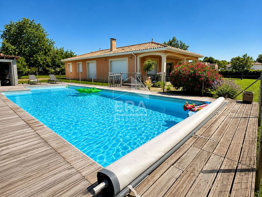 Image Piscine à  maison individuelle de Saint-Ciers-sur-Gironde
