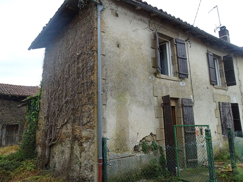 Image Façade à  maison mitoyenne de Saulgond