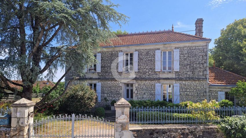 Image Façade à  maison individuelle de Curzon