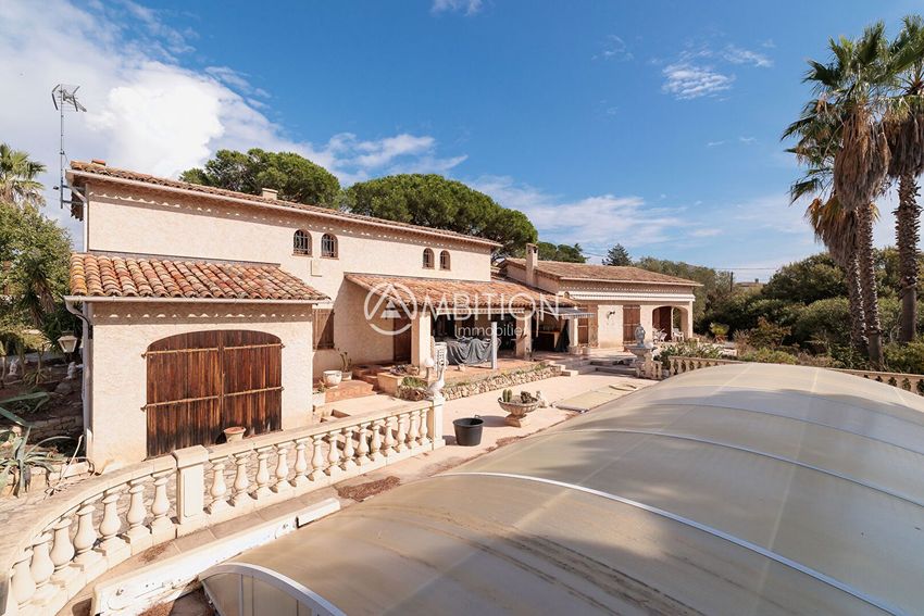 Image Façade à  villa de Puget-sur-Argens