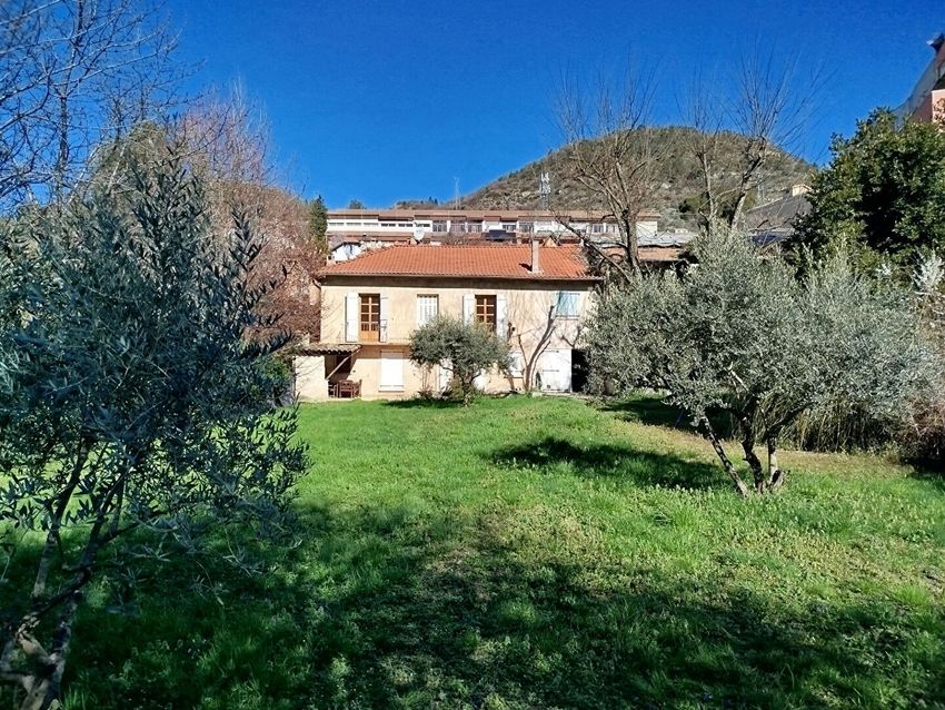 Image Façade à  maison mitoyenne de Digne-les-Bains